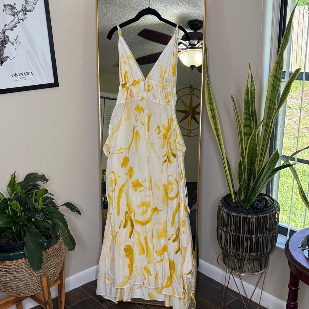 Cult Gaia Chelsea Plunge-Neck Midi Dress In White Silk - Picture 8 of 13